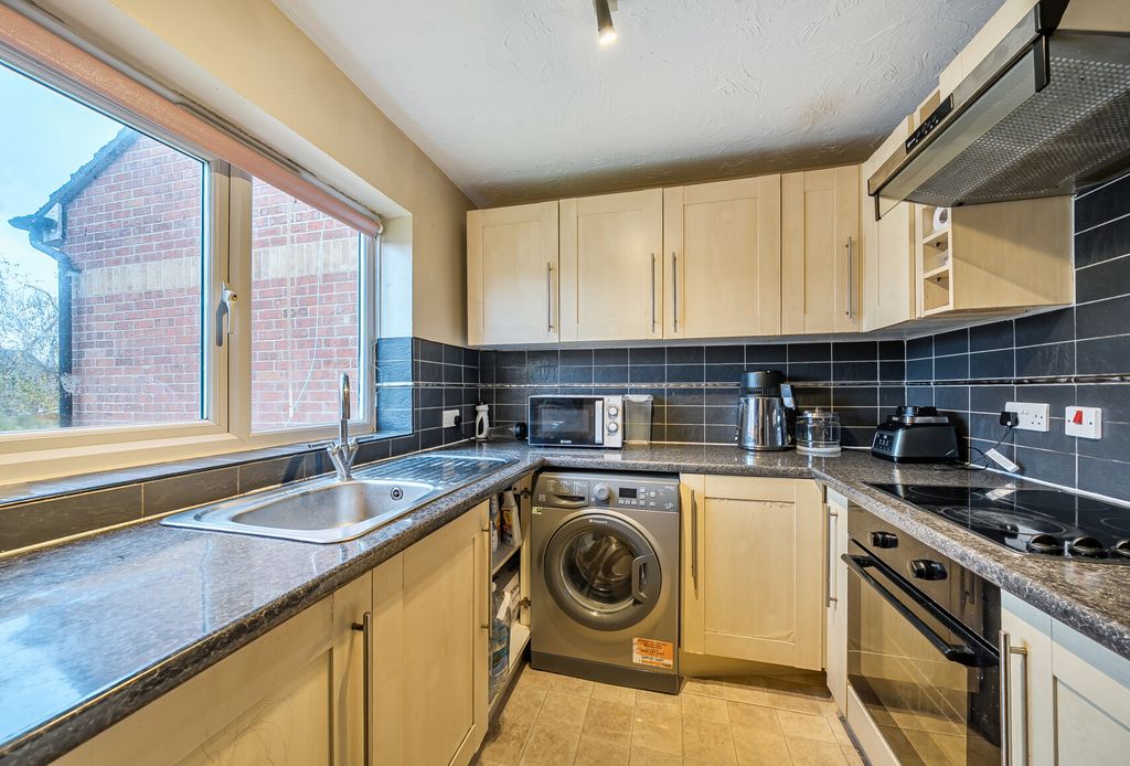 Property photo 3 of 15 1383023-7-691Dd38...