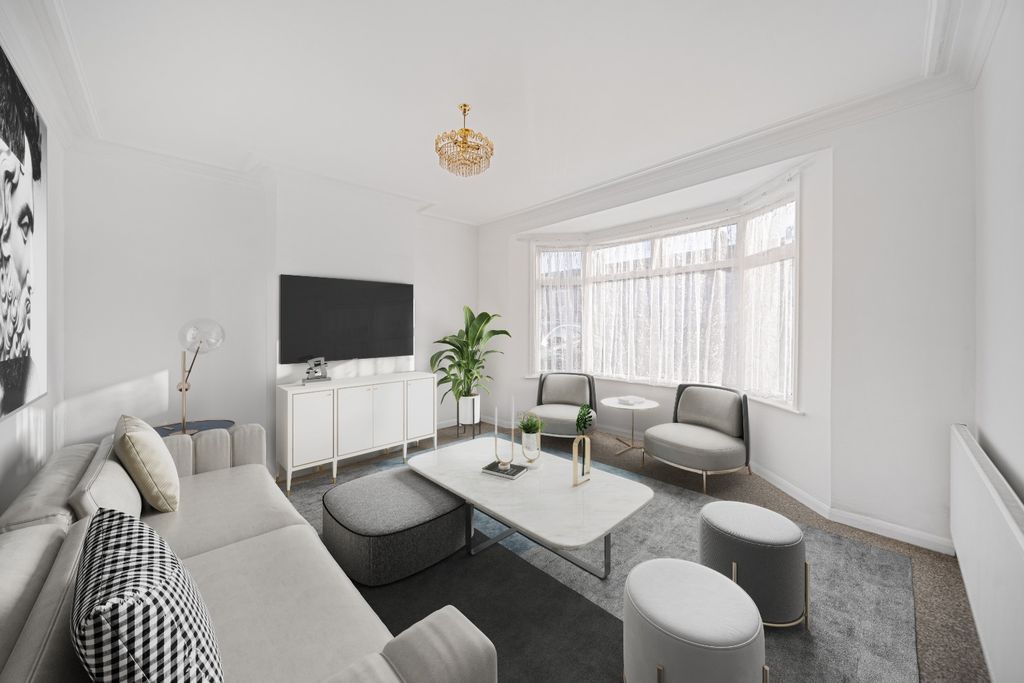 Property photo 2 of 19 4009684