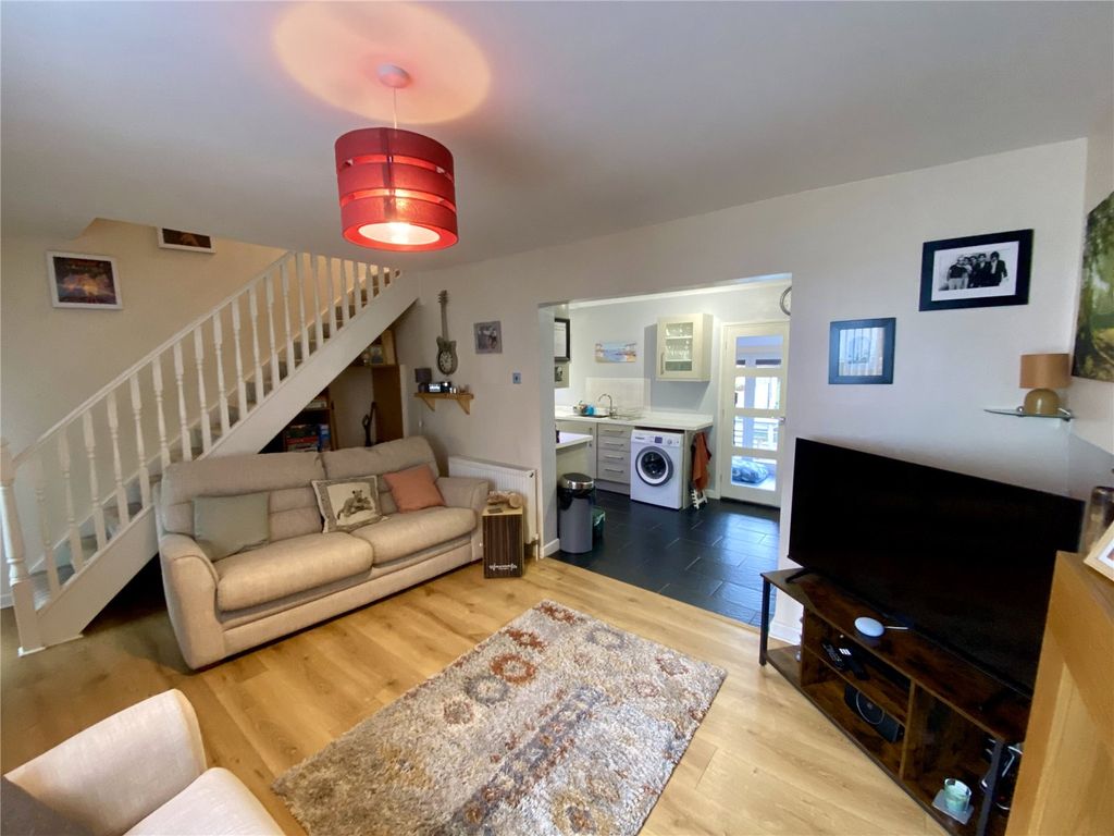 Property photo 2 of 19 Picture No. 04