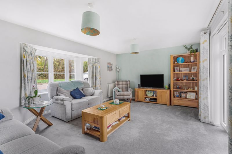 Property photo 3 of 29 Lounge