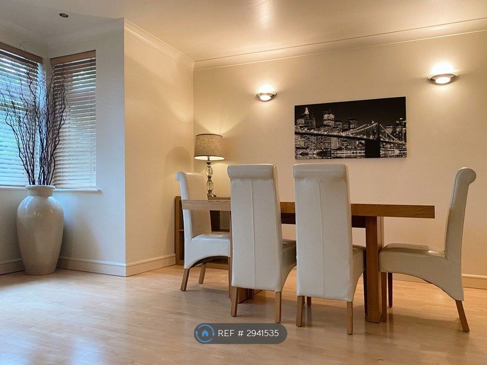 Property photo 3 of 12 Dinning Area