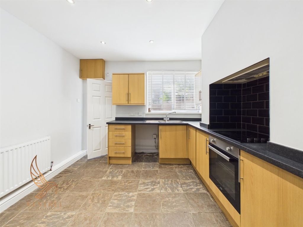 Property photo 2 of 17 Cam05204G0-Pr0017-Still004.Jpg