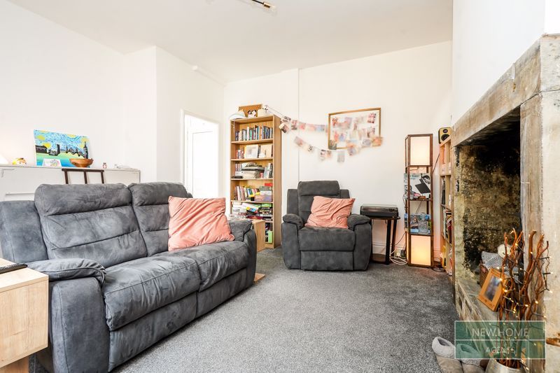 Property photo 3 of 14 Photo 6