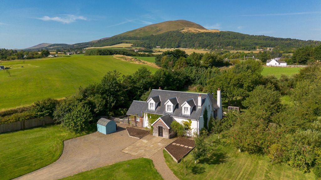 Property photo 2 of 13 32A-Old-Pentland-Road-Damhead-House-13