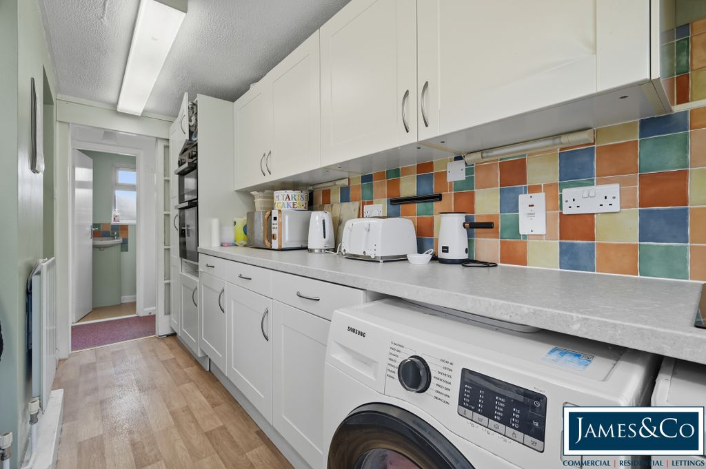 Property photo 3 of 18 1Parksidej