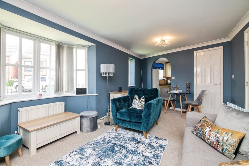 Property photo 2 of 12