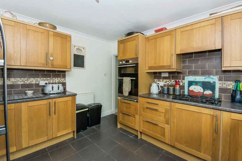 Property photo 2 of 17 Photo