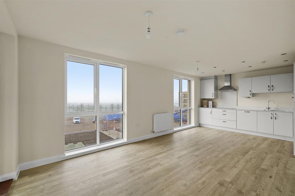 Property photo 3 of 11 321 Osprey Drive, Second Floor, Trumpington - Otzg