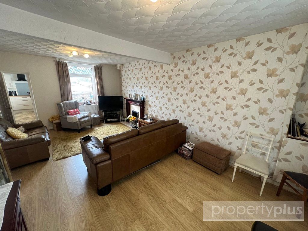 Property photo 3 of 16 Picture No. 11