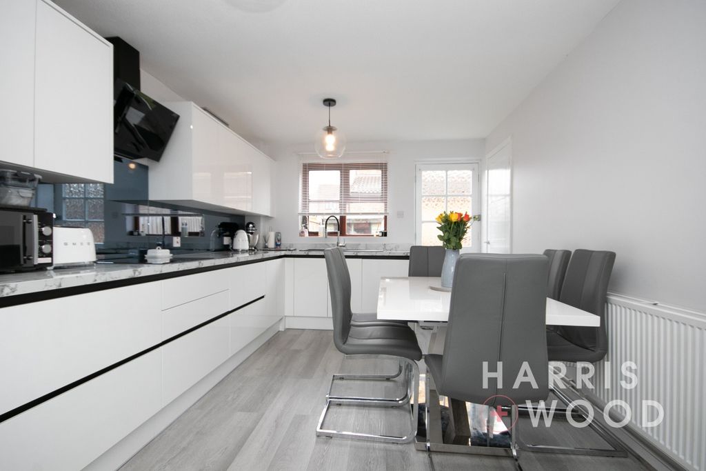 Property photo 2 of 21 4444292