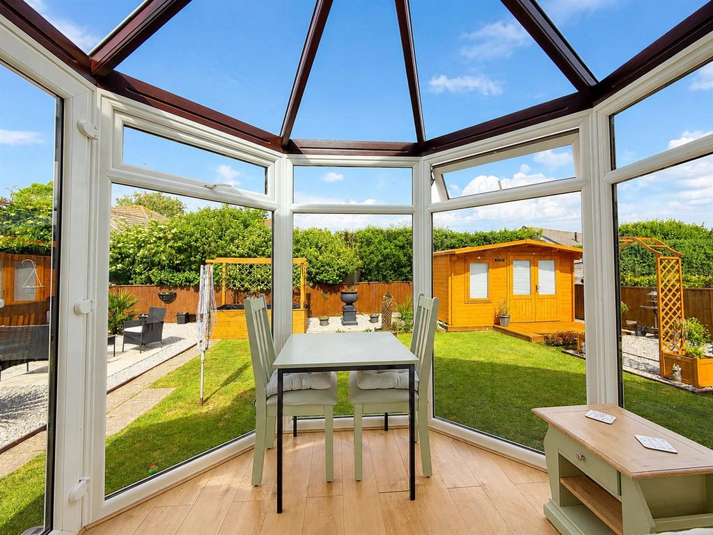 Property photo 3 of 19 Conservatory.Png