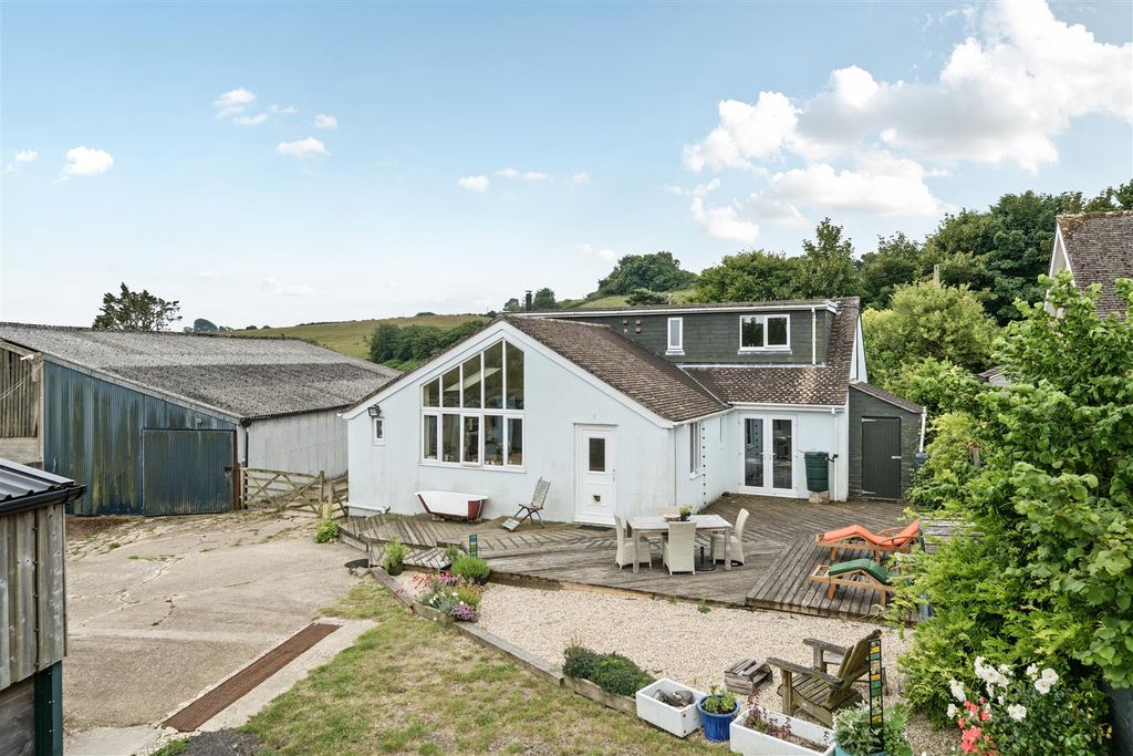Property photo 1 of 24