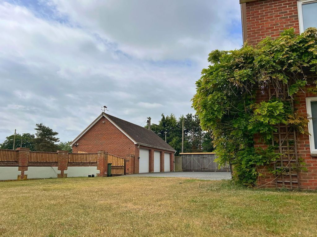 Property photo 3 of 13