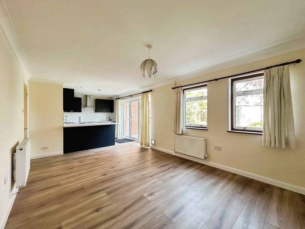 Property photo 3 of 17 Pbox-Img.Jpg