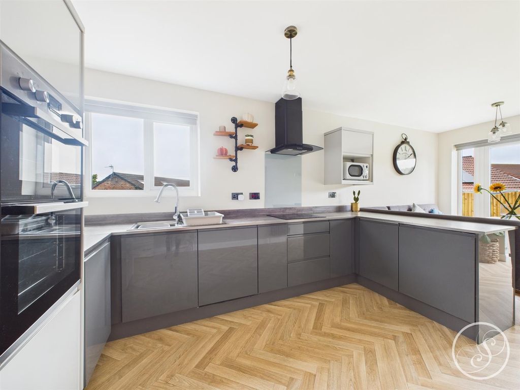 Property photo 2 of 46 Kitchen/Diner
