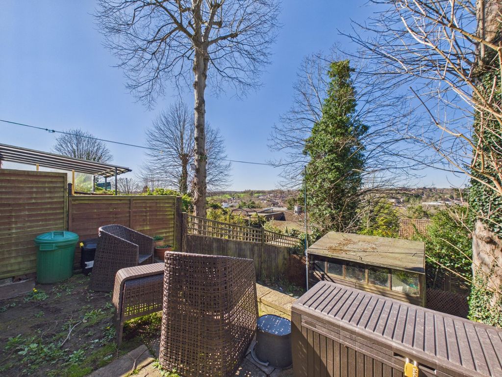 Property photo 3 of 18 Garden