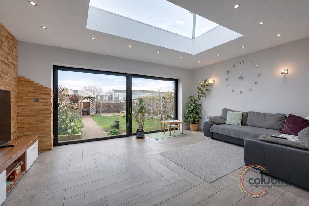 Property photo 3 of 15