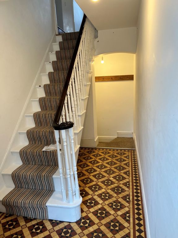 Property photo 2 of 10 Hallway