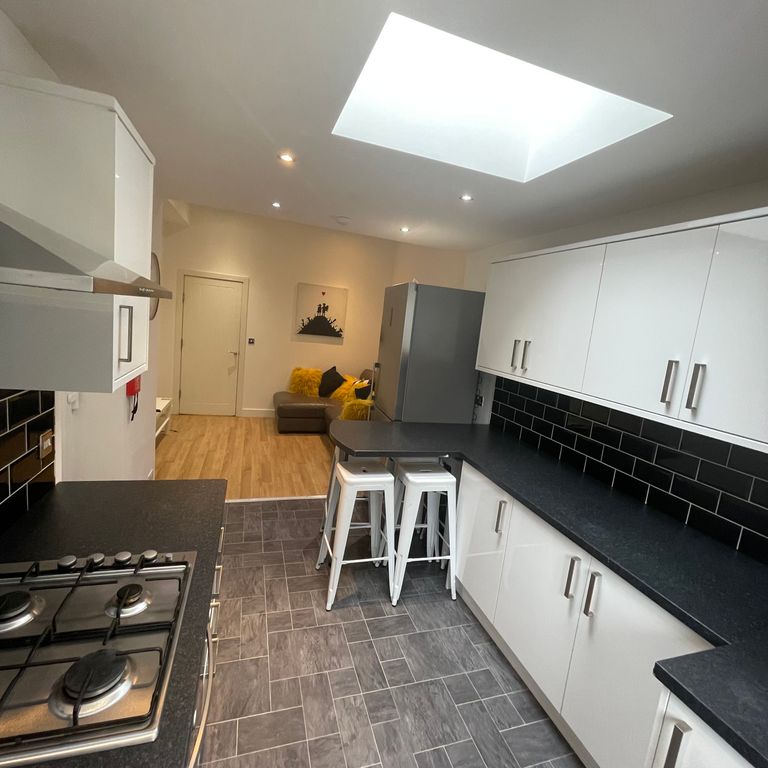 Property photo 3 of 5