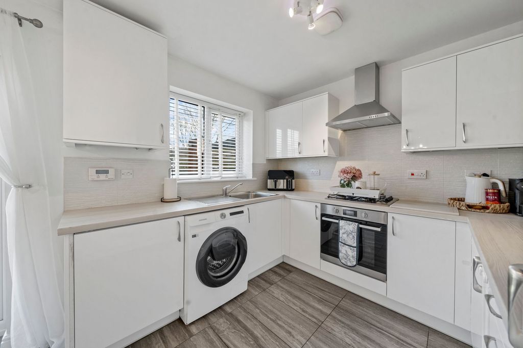 Property photo 3 of 21