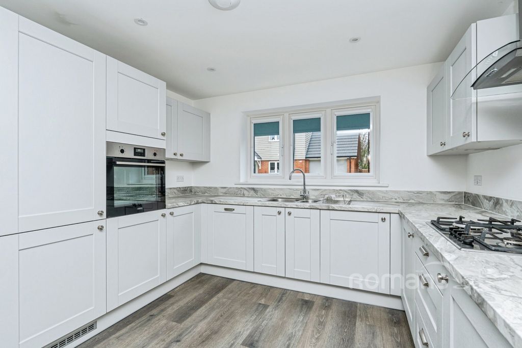 Property photo 3 of 22 Pbox-Img.Jpg