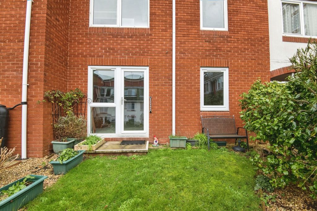Property photo 3 of 17