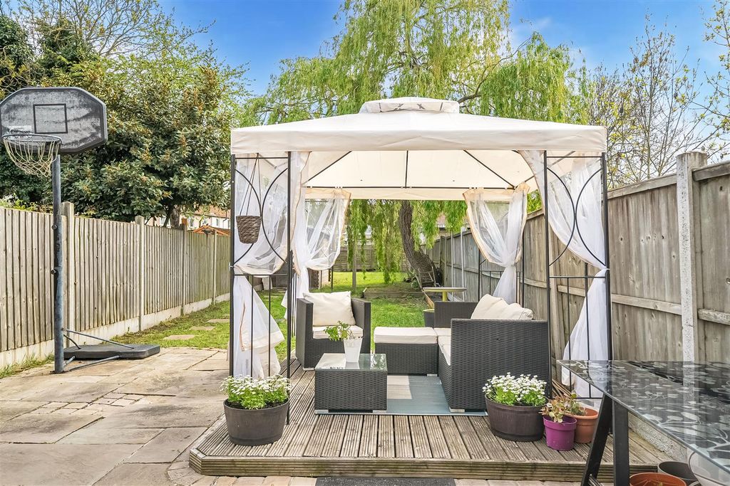 Property photo 3 of 23