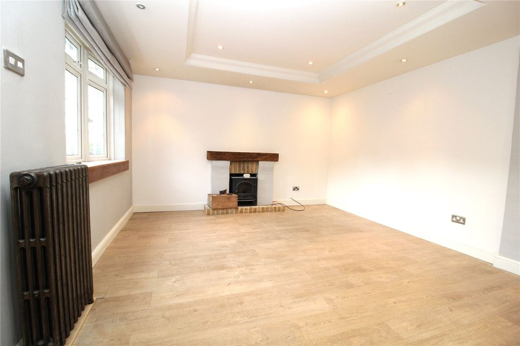 Property photo 2 of 14 Lounge View 1