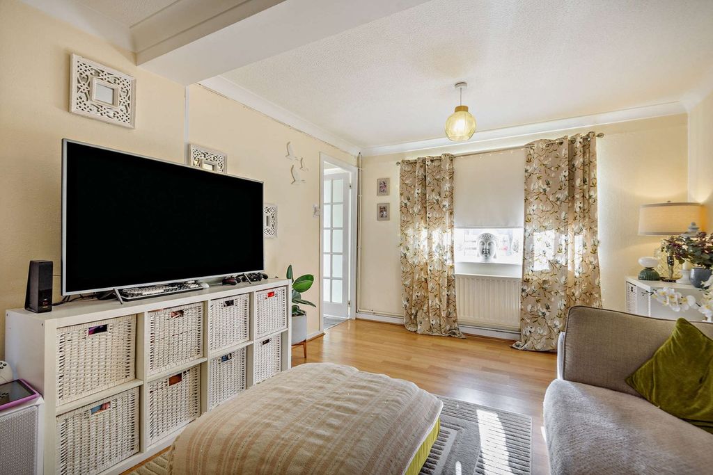 Property photo 3 of 23