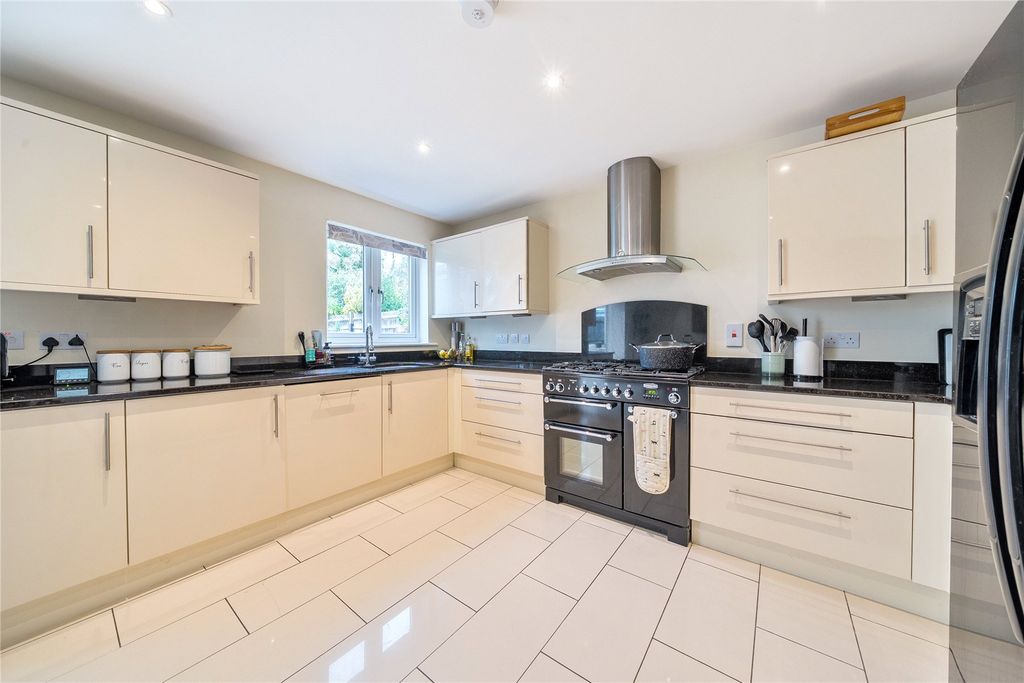 Property photo 3 of 20 Picture No. 13