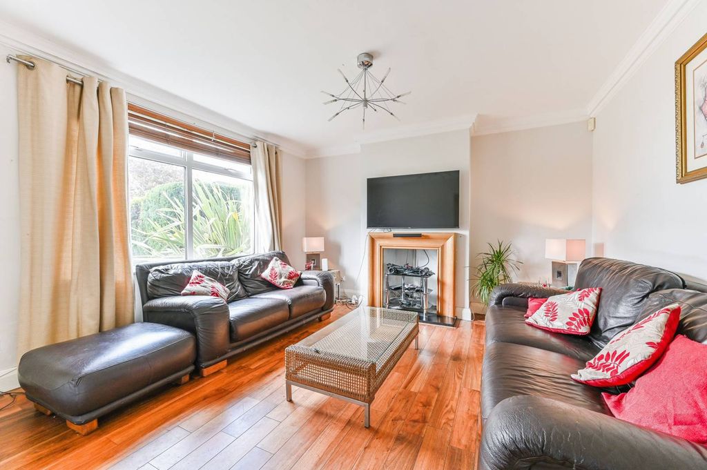 Property photo 2 of 14