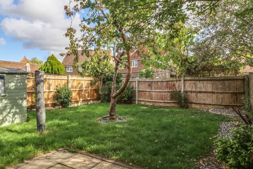 Property photo 2 of 17 Picture No. 33