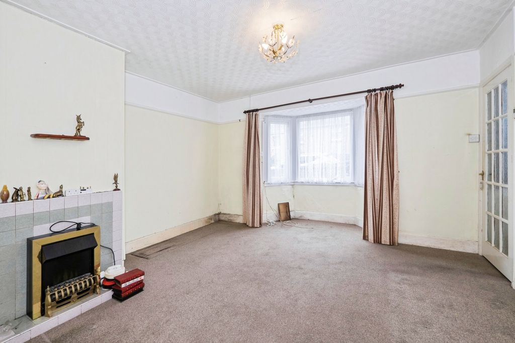 Property photo 2 of 15 Pbox-Img.Jpg