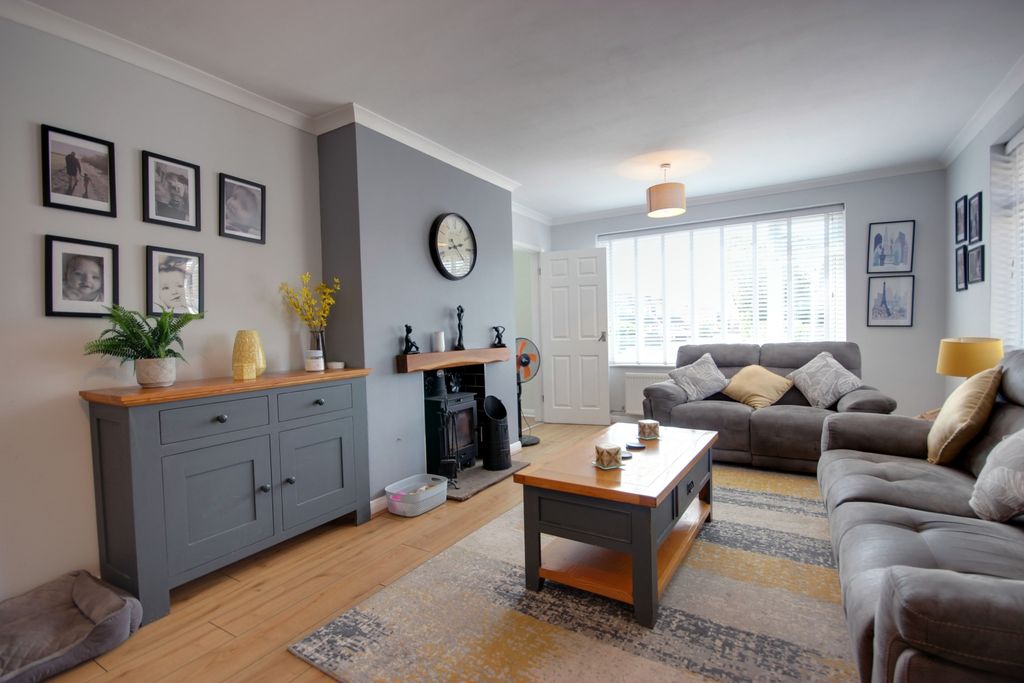 Property photo 2 of 17 1 Lounge A