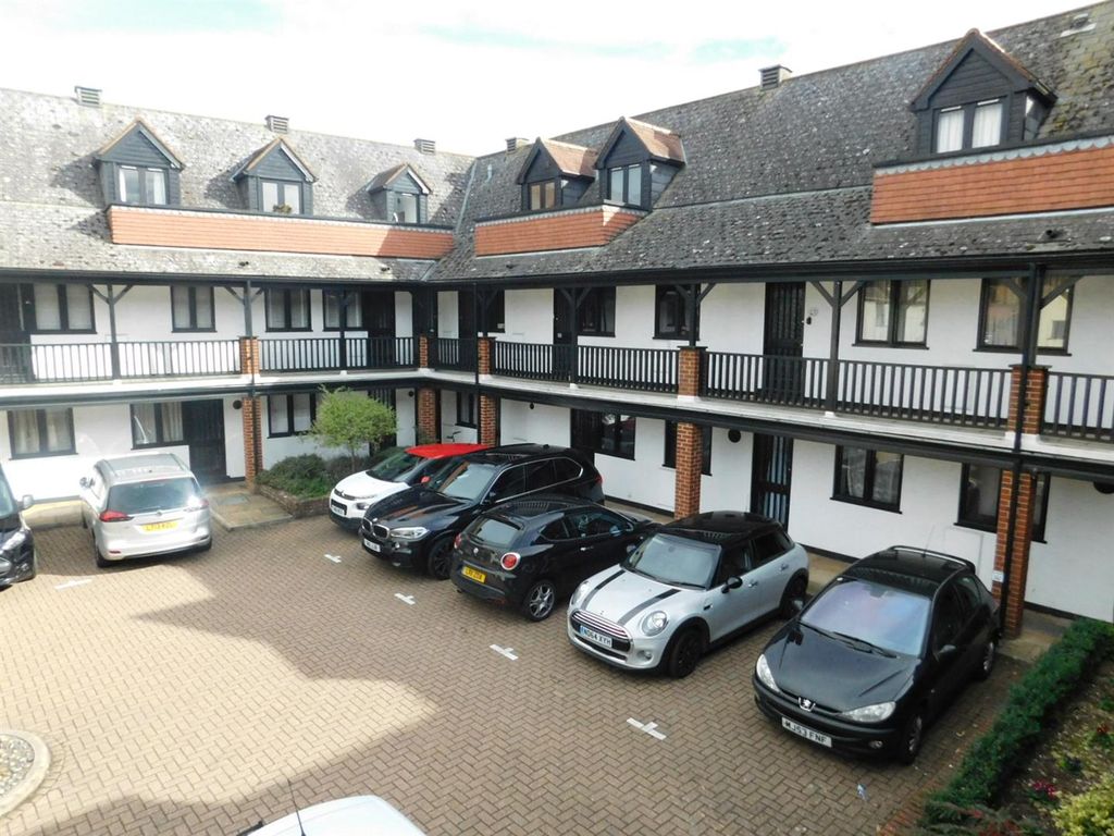 Property photo 1 of 23 Pryors Court