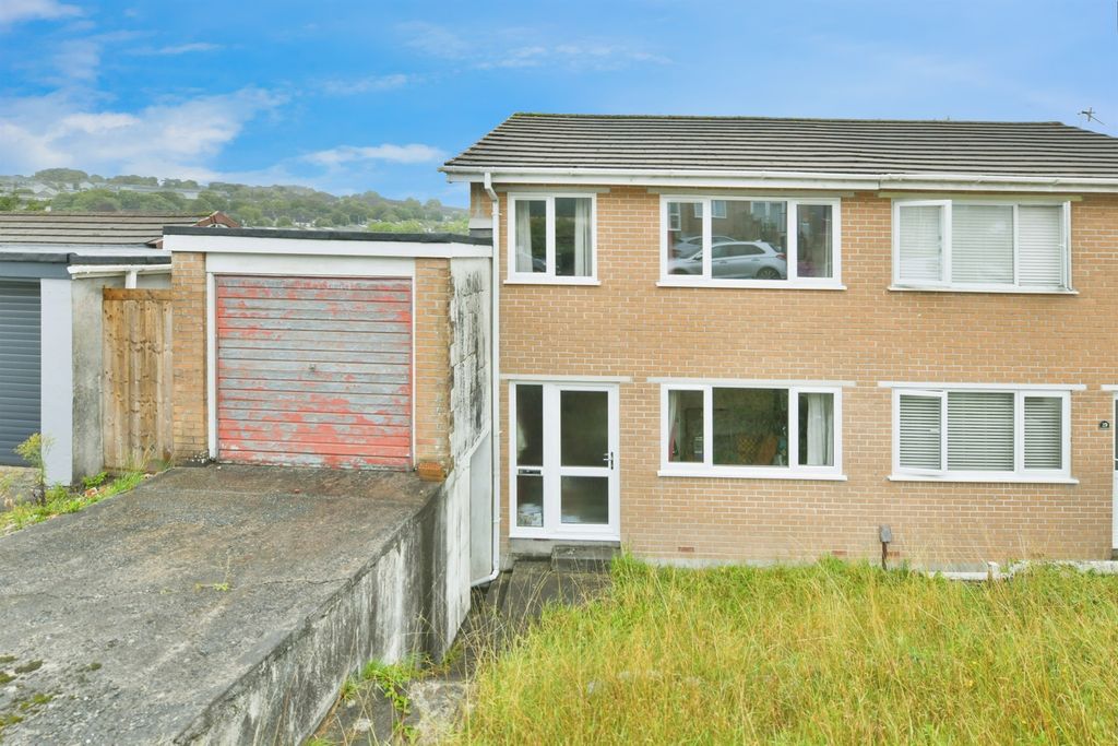 Property photo 1 of 4