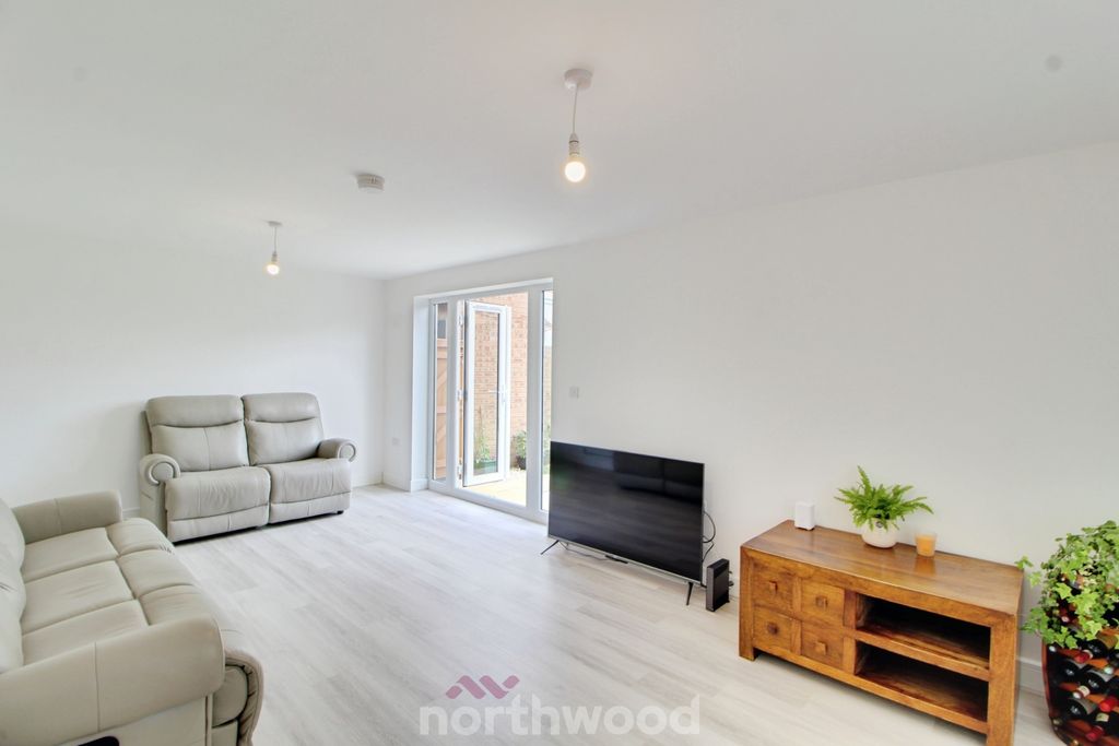 Property photo 3 of 32