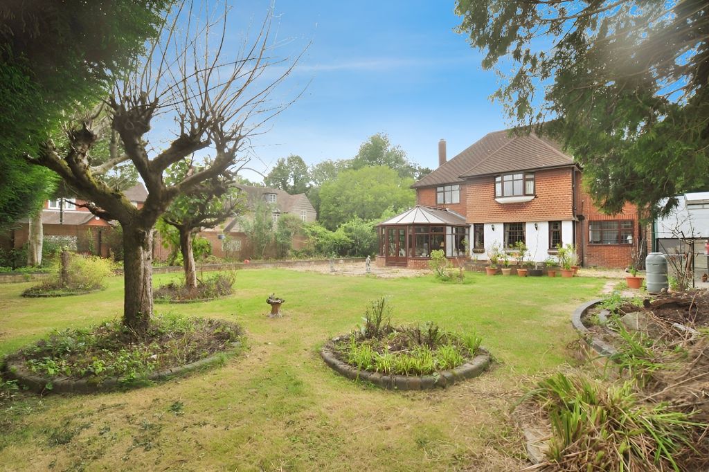 Additional image 21 of 5 bed detached house for saleLondon Road, Luton LU1