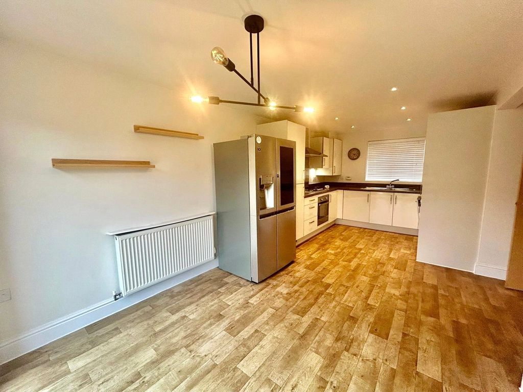 Property photo 3 of 15 Picture No. 21