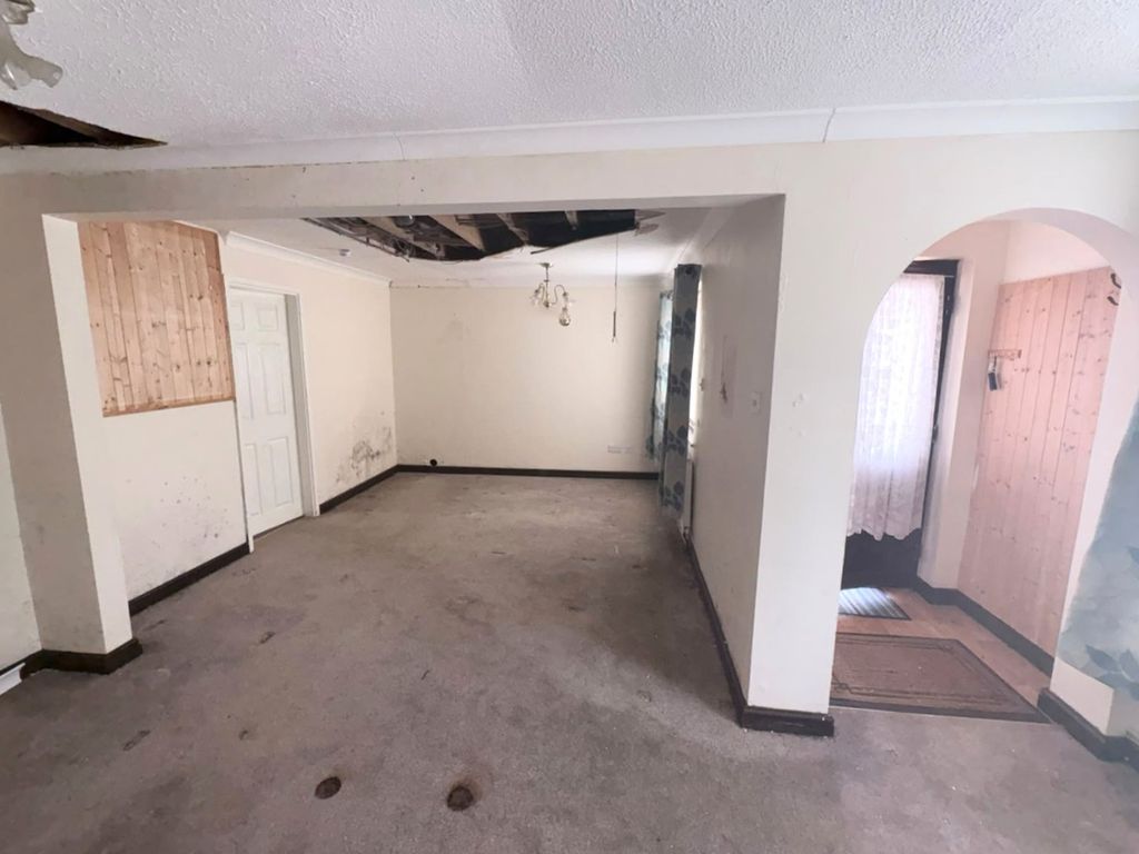Property photo 3 of 25