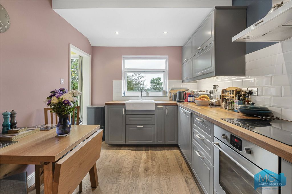 Property photo 2 of 18 Picture No. 26