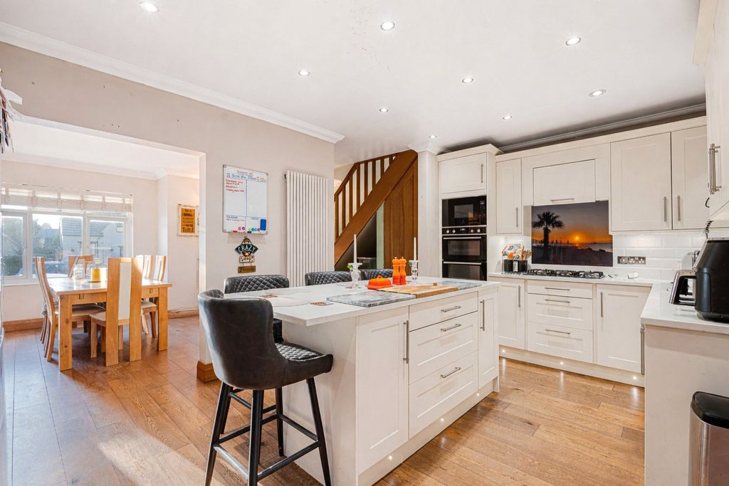 Property photo 2 of 23 Picture No. 31