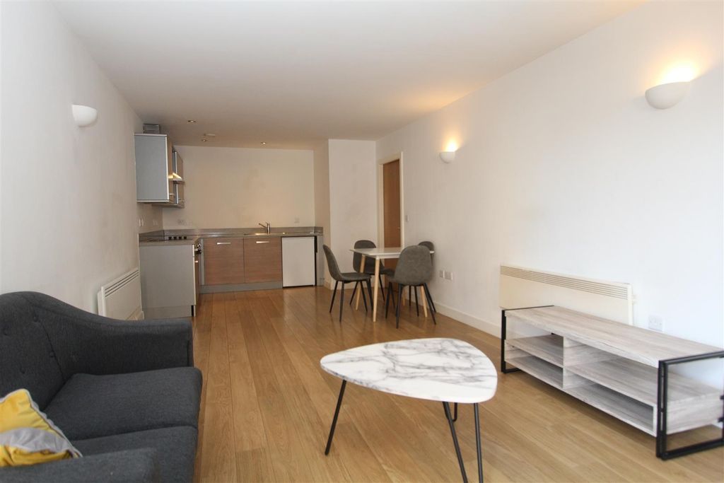 Property photo 3 of 8 Bright Open-Plan Living With Modern Furniture...