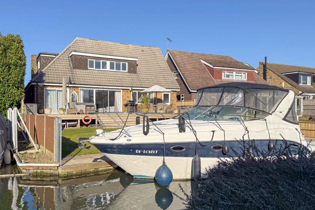 Property photo 2 of 26 Mooring