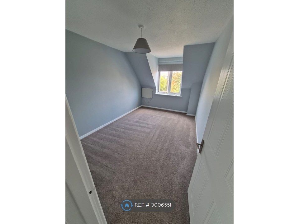 Property photo 3 of 17 Bedroom