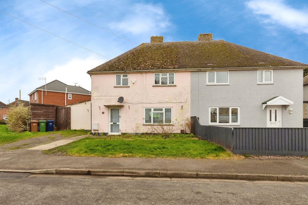 Property photo 2 of 17