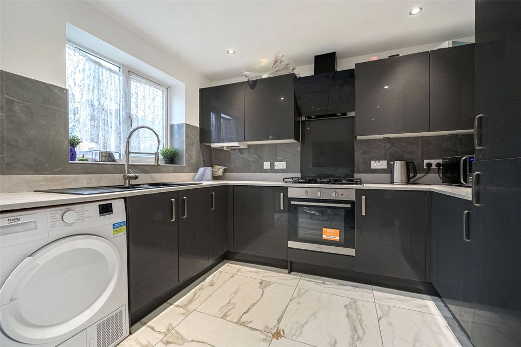 Property photo 2 of 22 Kitchen