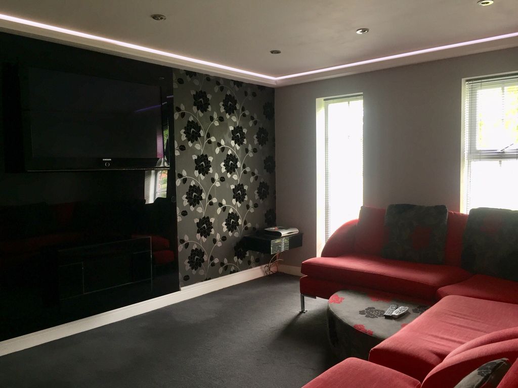 Property photo 3 of 11