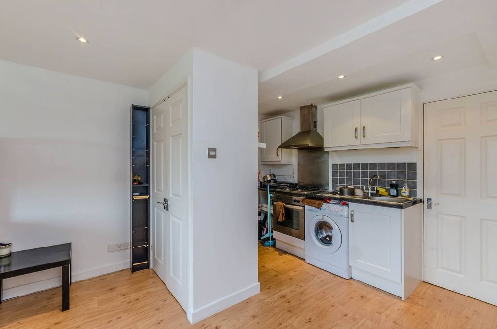 Property photo 2 of 3