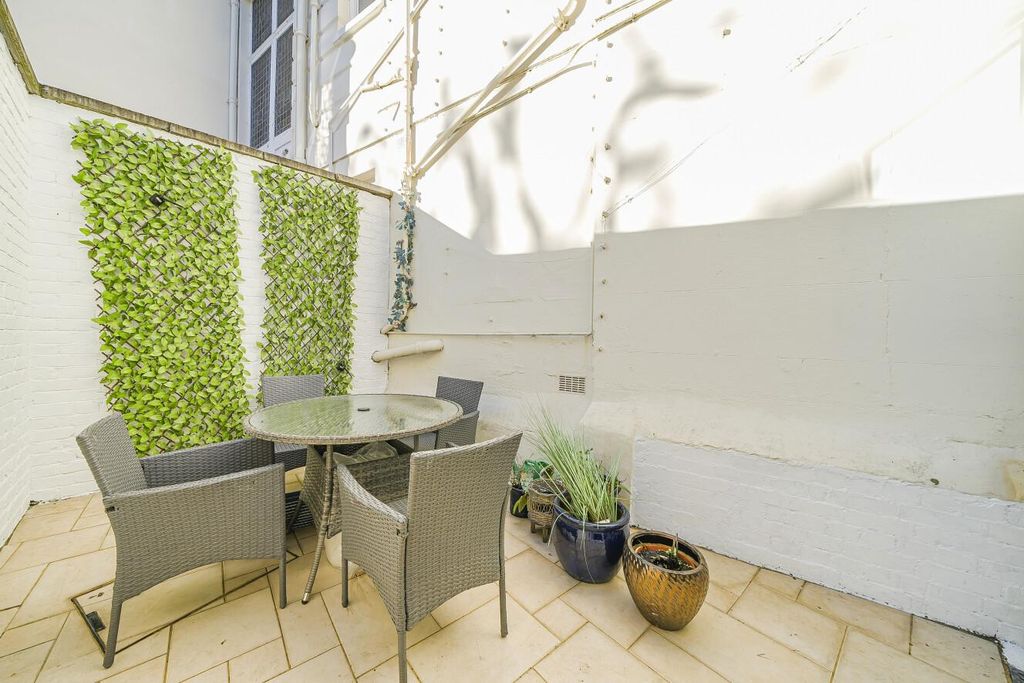 Property photo 2 of 9 Picture 2